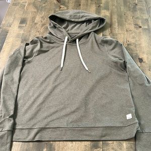 Vuori essential hoodie medium